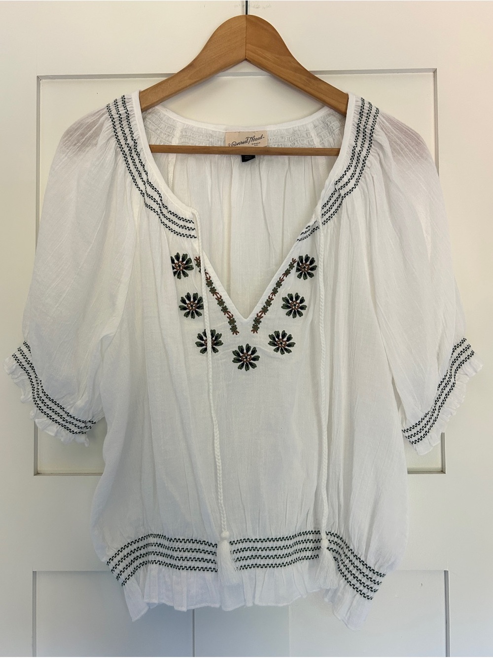 Universal Thread White Embroidered Peasant Tunic